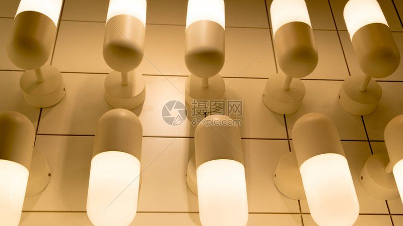 深杯防眩筒灯：揭秘其价格背后的价值**